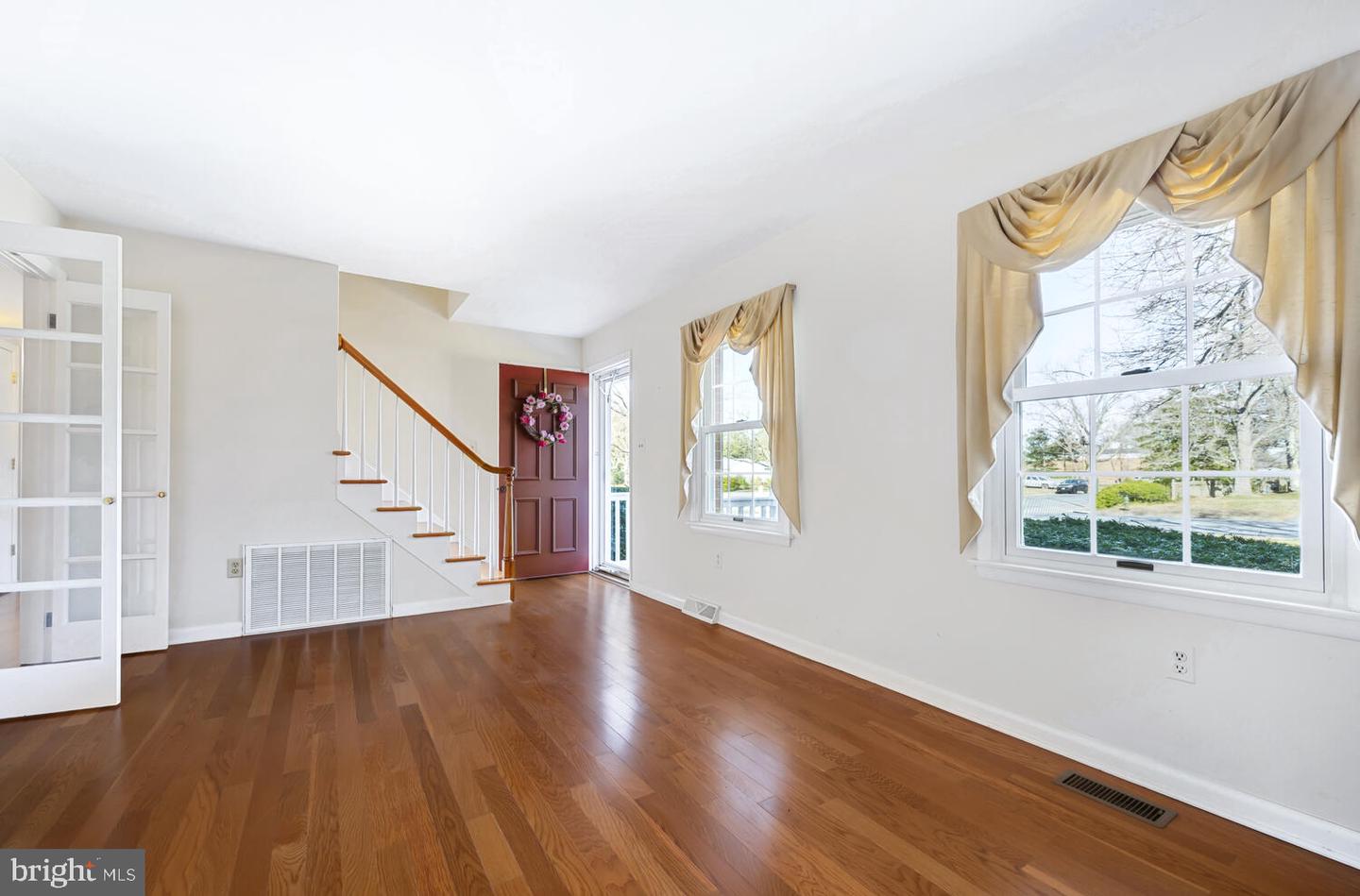 104 Hughlett St