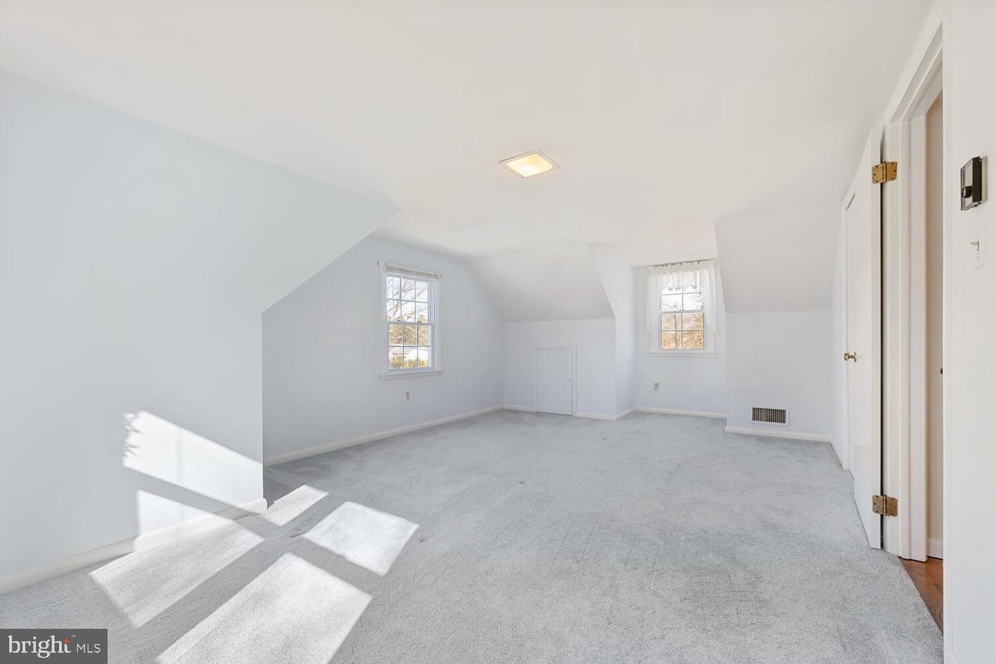 104 Hughlett St