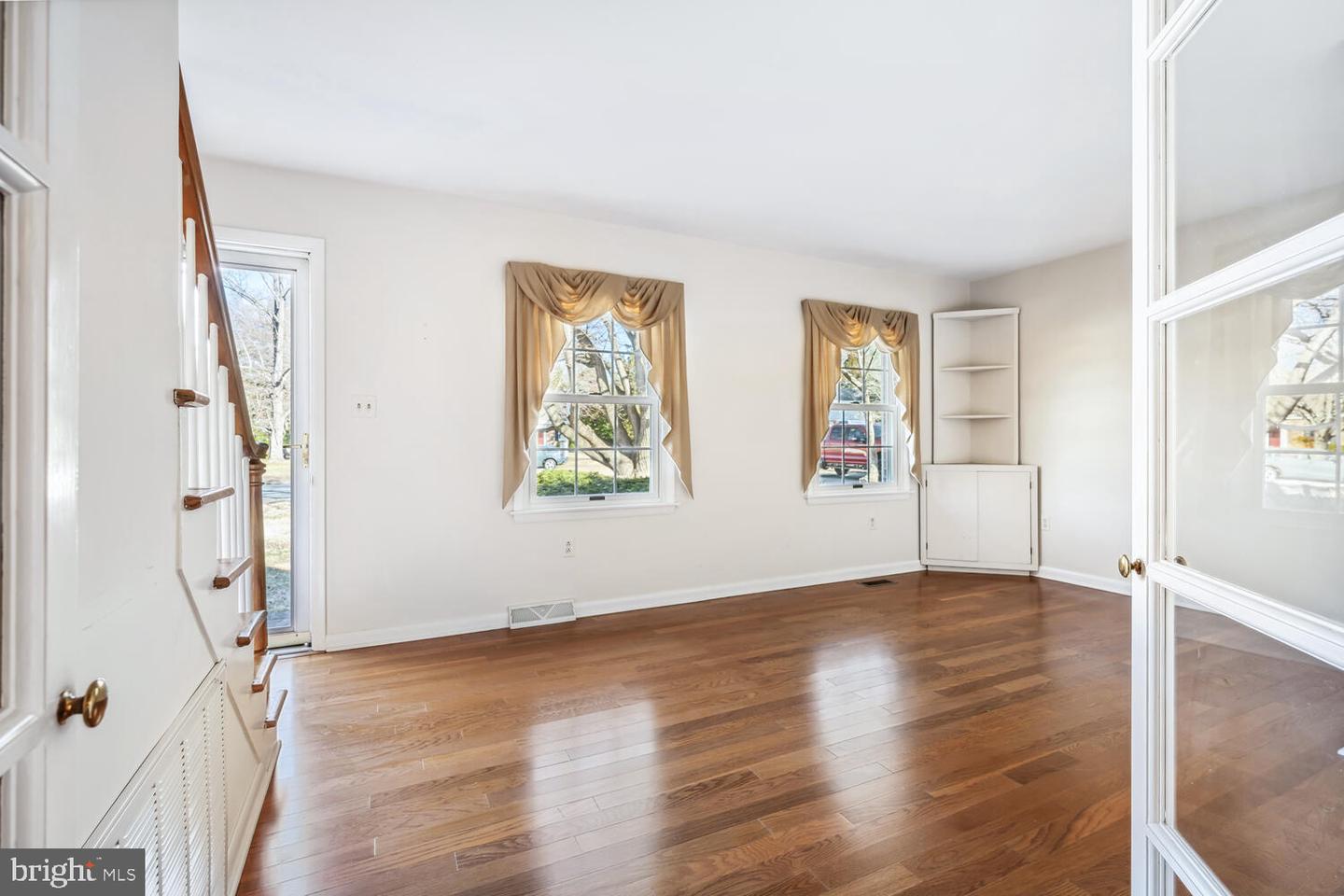 104 Hughlett St