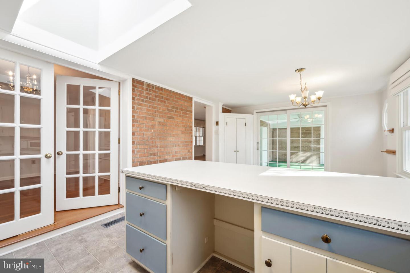 104 Hughlett St