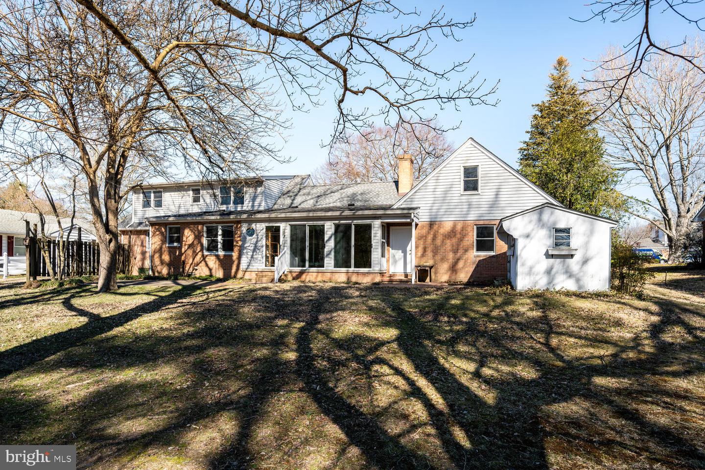 104 Hughlett St