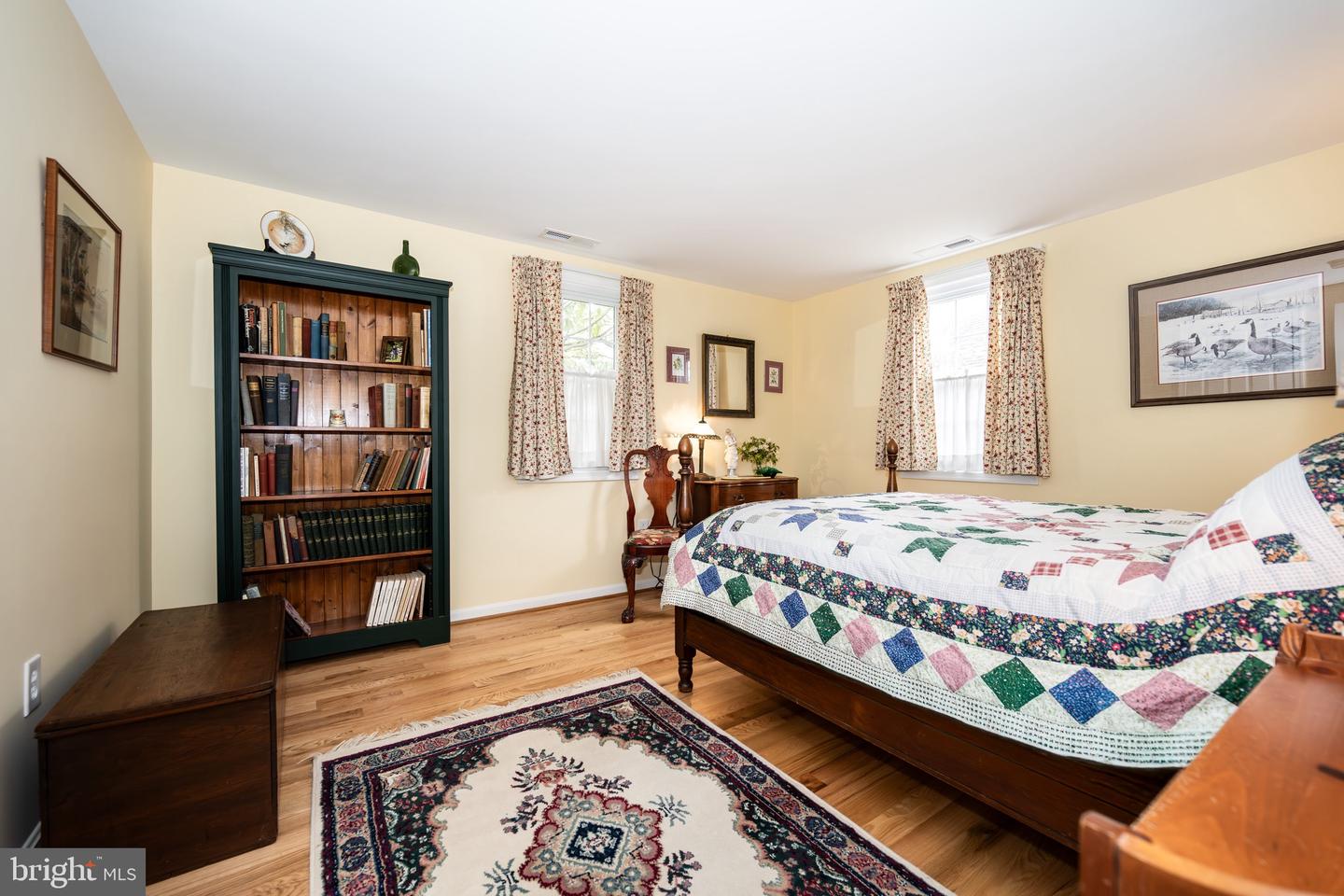 715 Elizabeth St