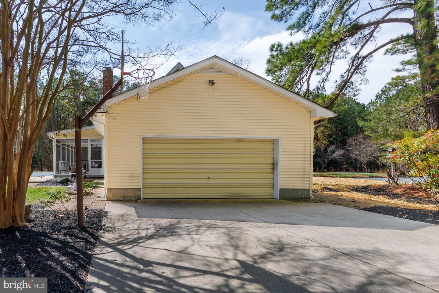 22710 Emilys Ln