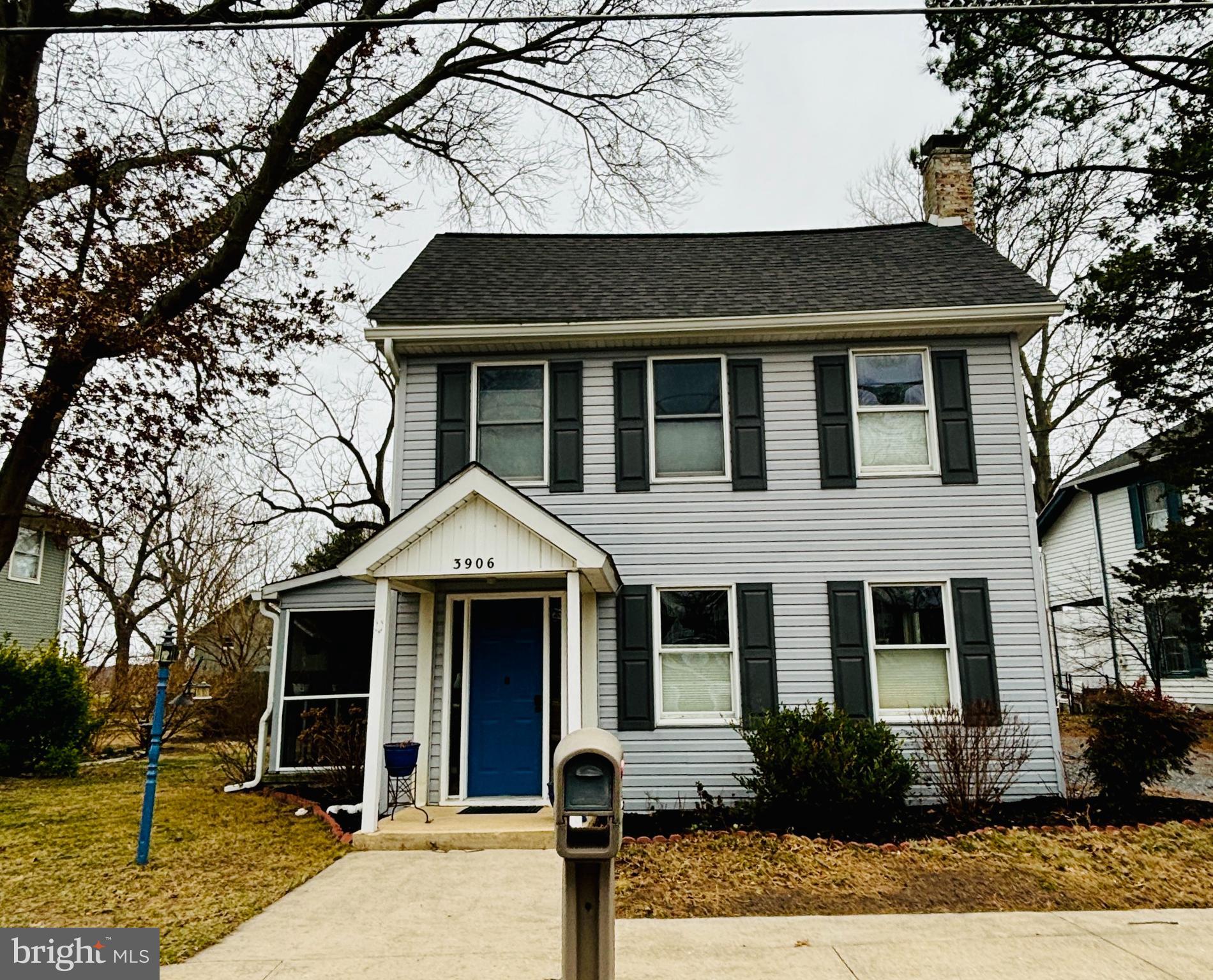 3906 Main St