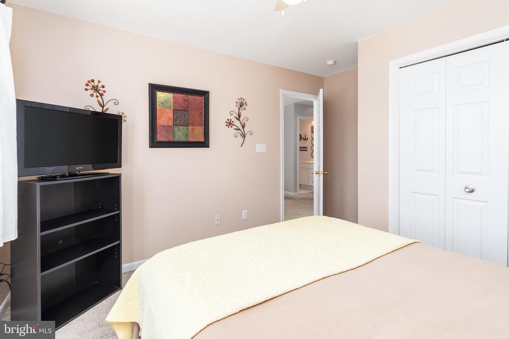 8839 Roundhouse Cir