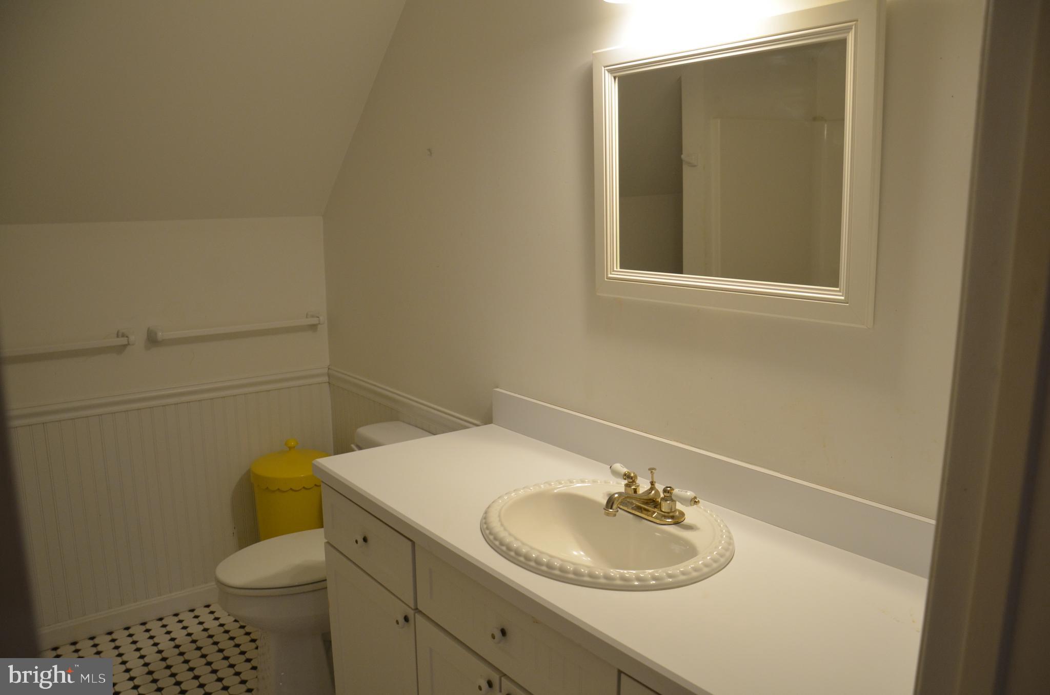 919 Riverview Ter