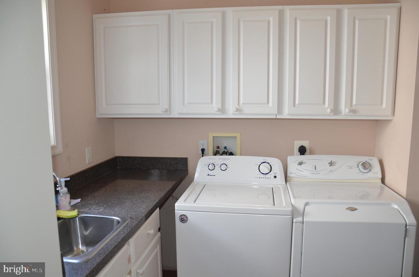 919 Riverview Ter