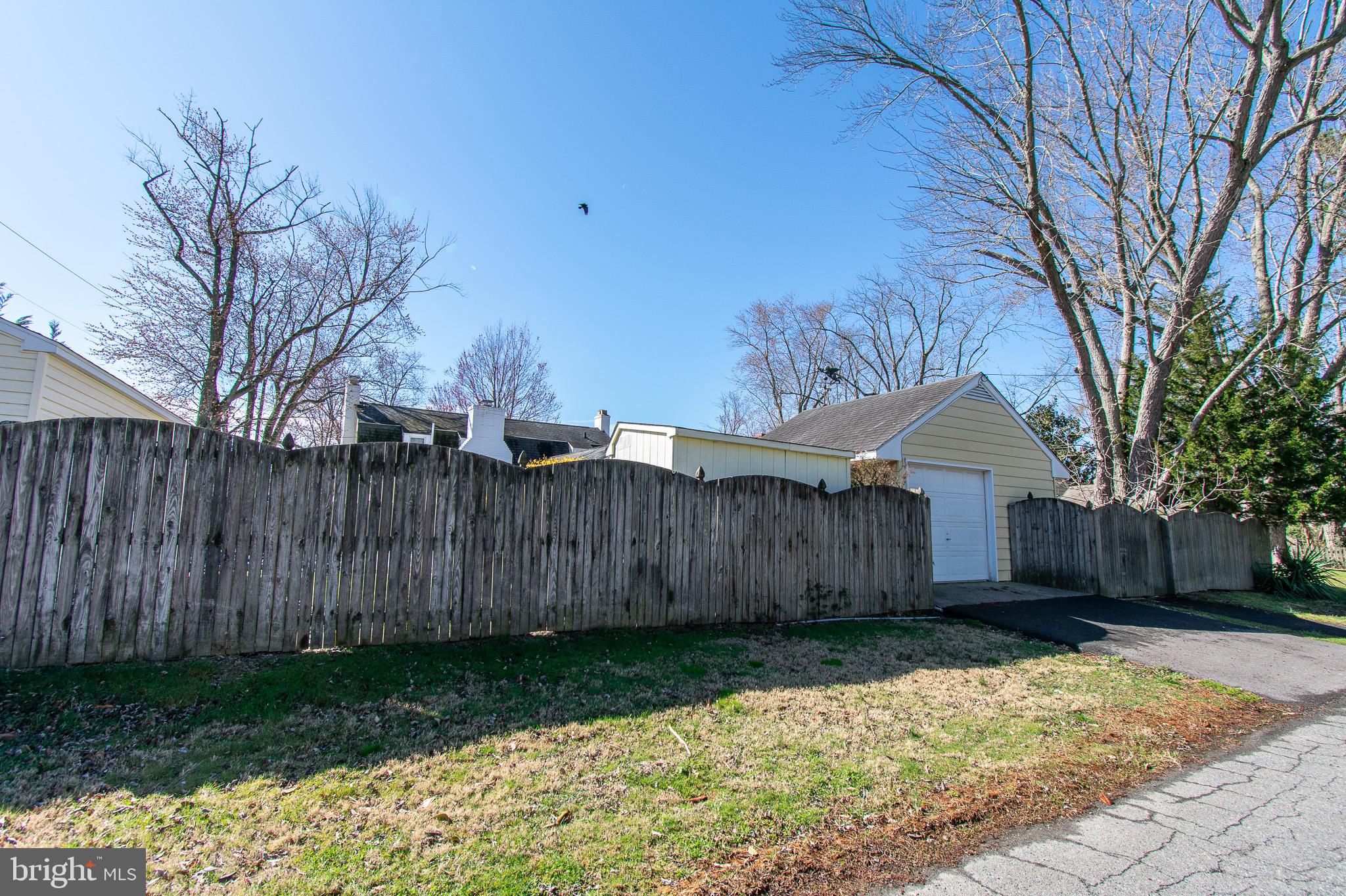 719 Elizabeth St