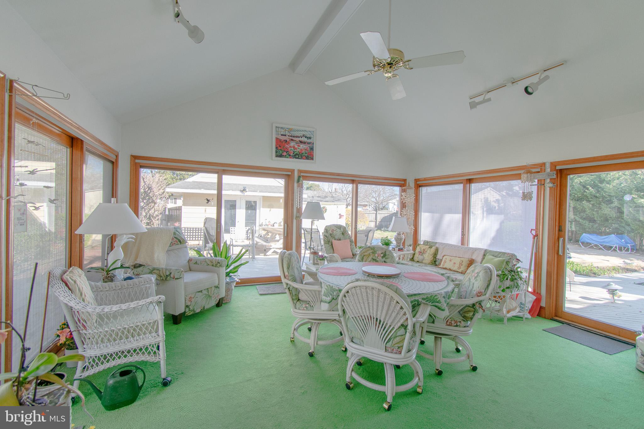 719 Elizabeth St