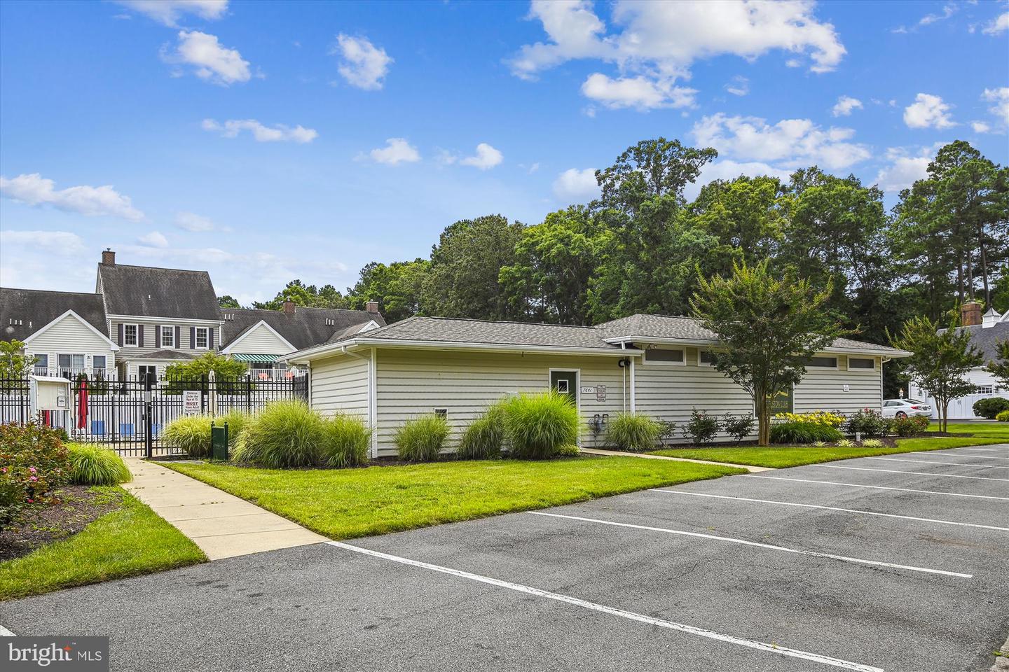 7416 Tour Dr