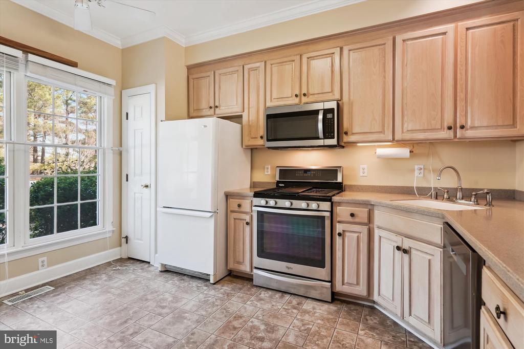 7416 Tour Dr
