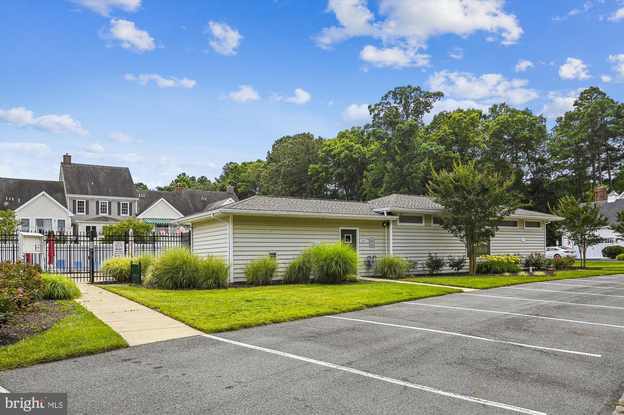 7416 Tour Dr