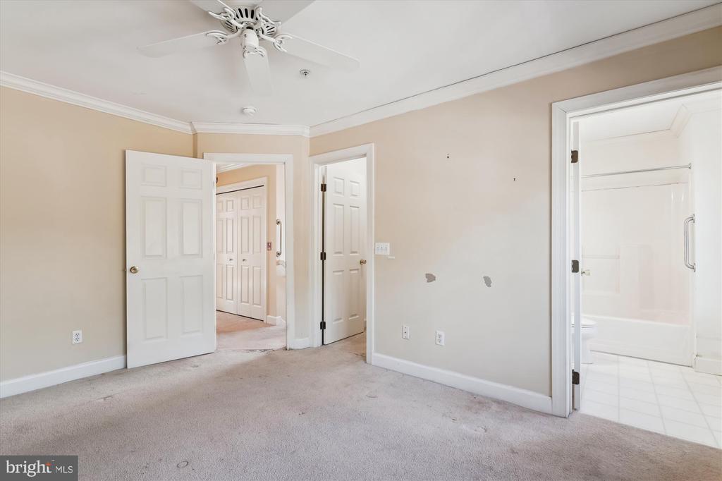7416 Tour Dr