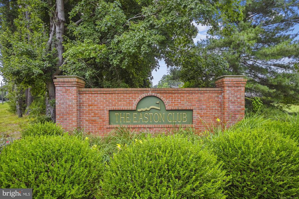 7416 Tour Dr