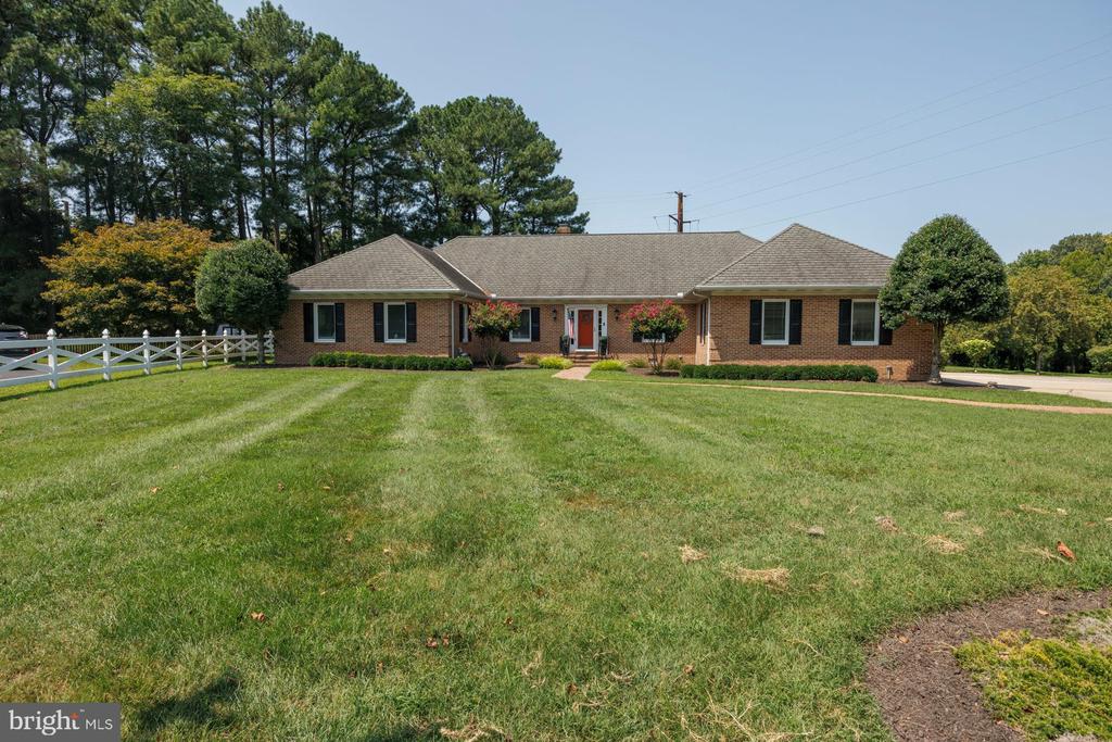 4 Oxford Ct
