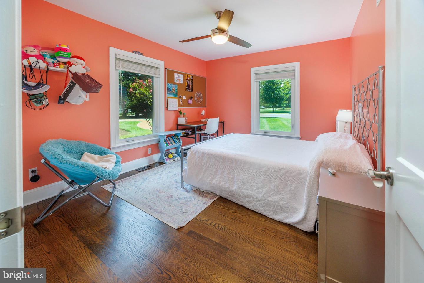 4 Oxford Ct