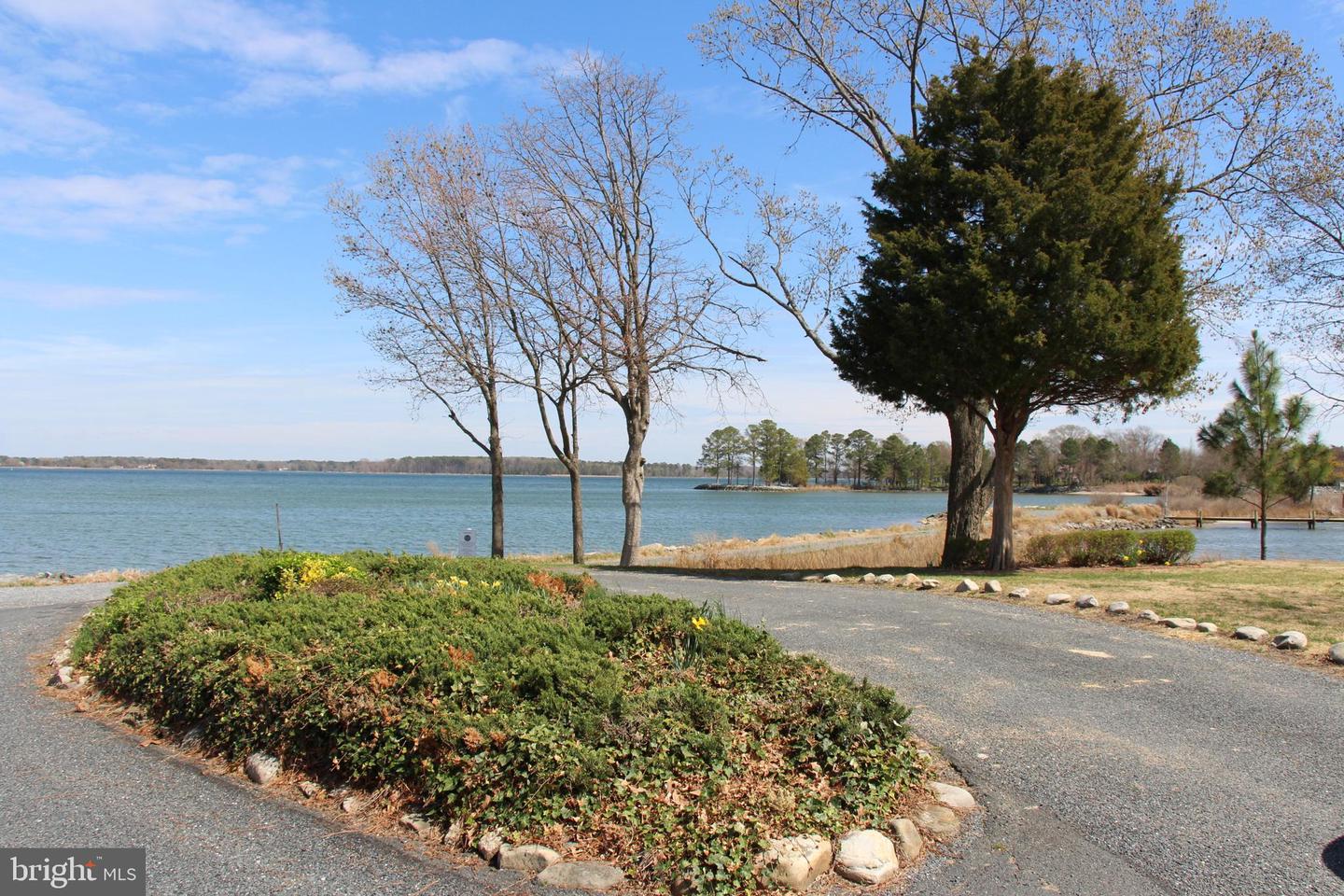1026 Riverview Ter