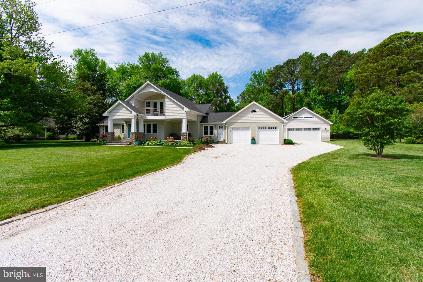 1026 Riverview Ter