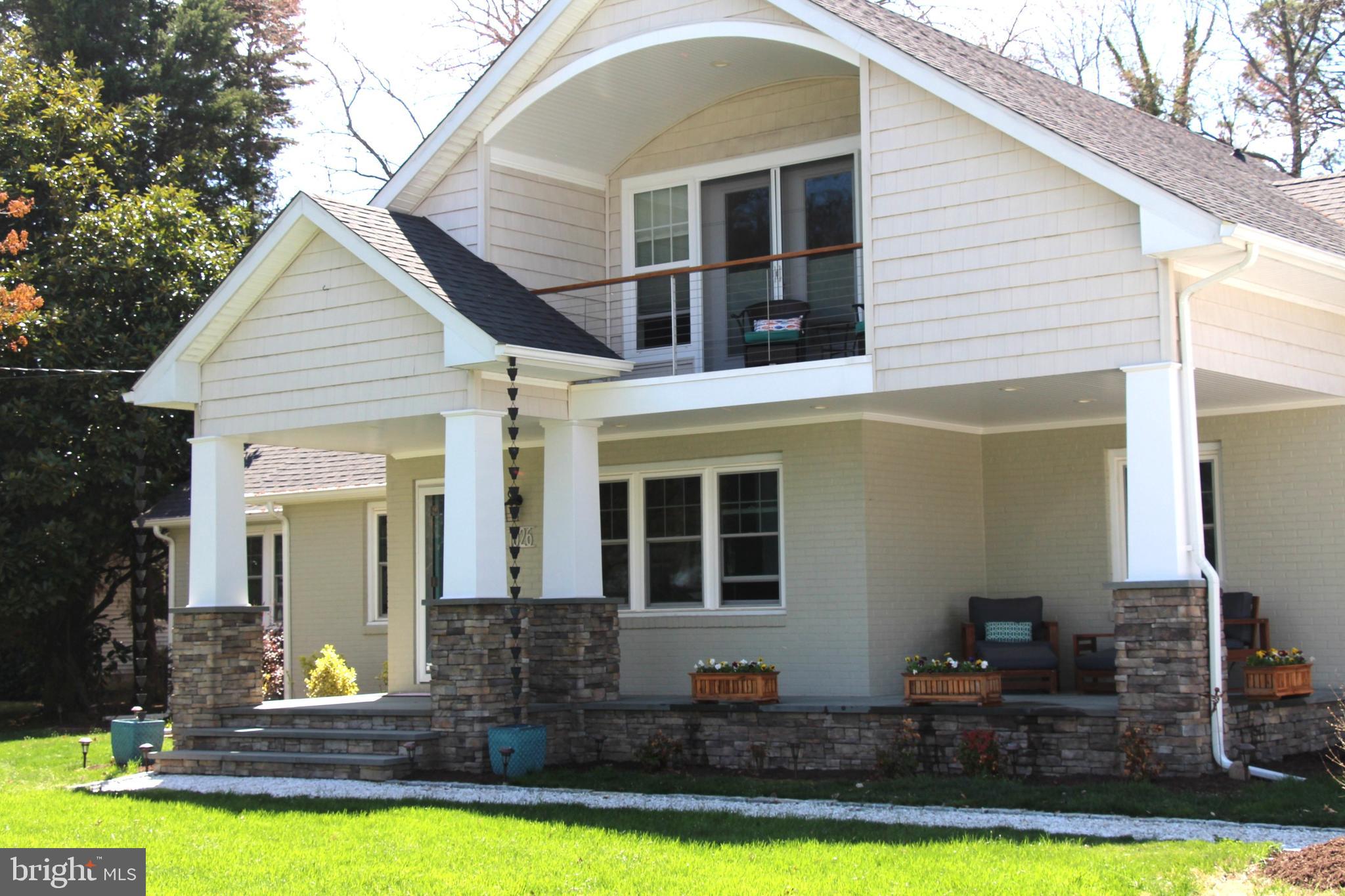 1026 Riverview Ter