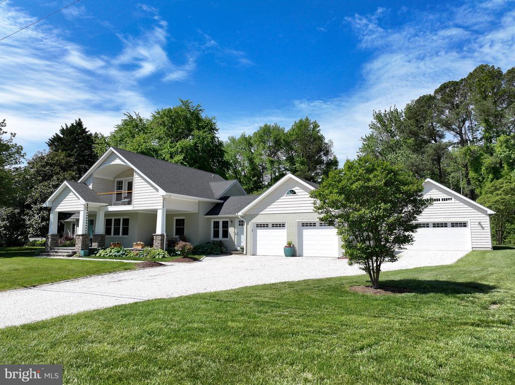 1026 Riverview Ter