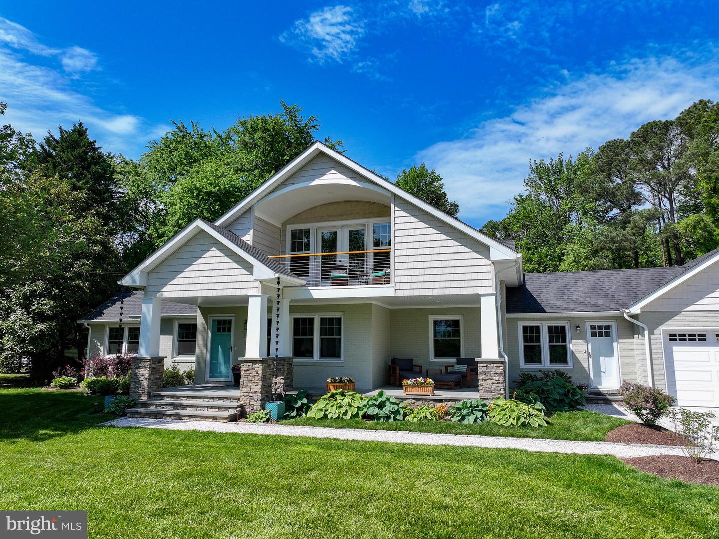 1026 Riverview Ter