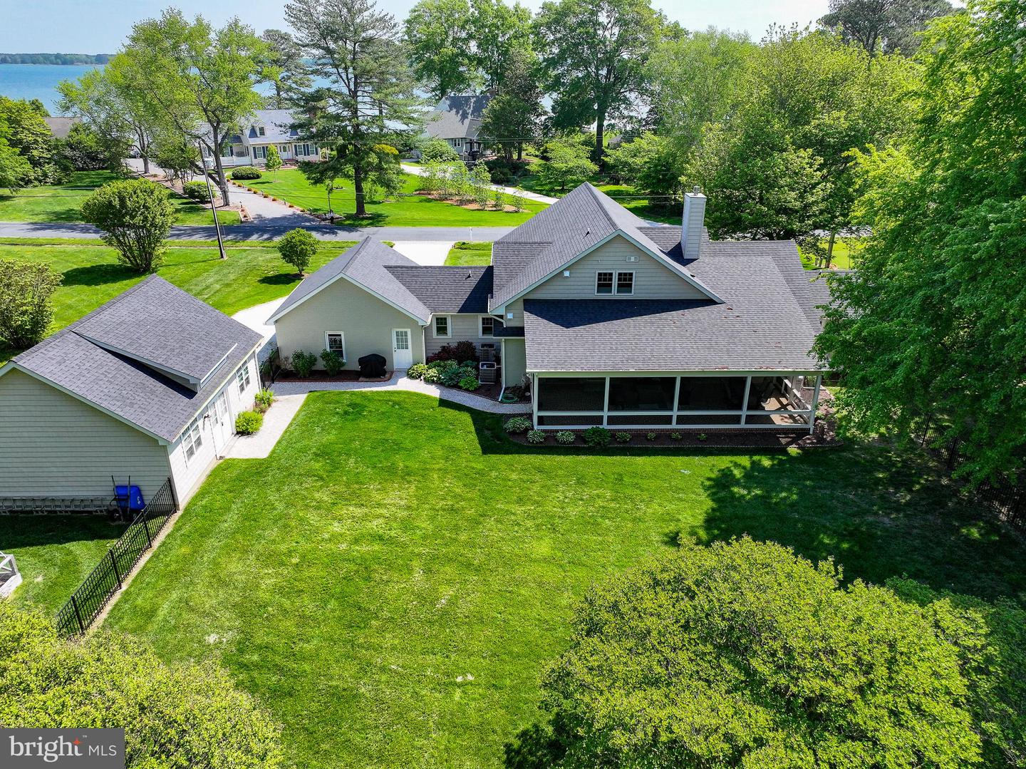 1026 Riverview Ter