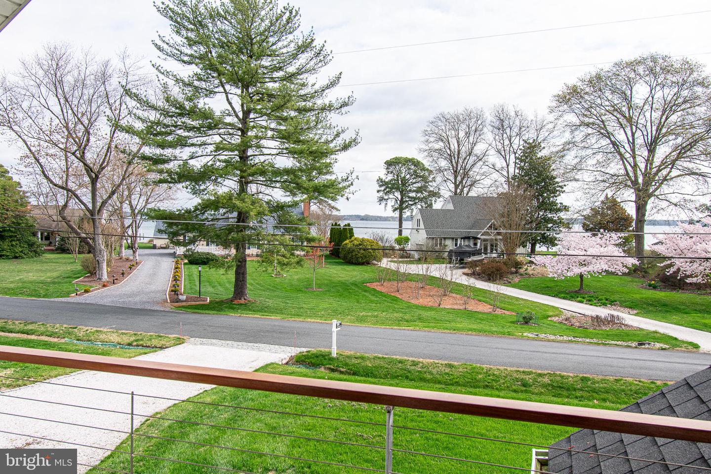 1026 Riverview Ter