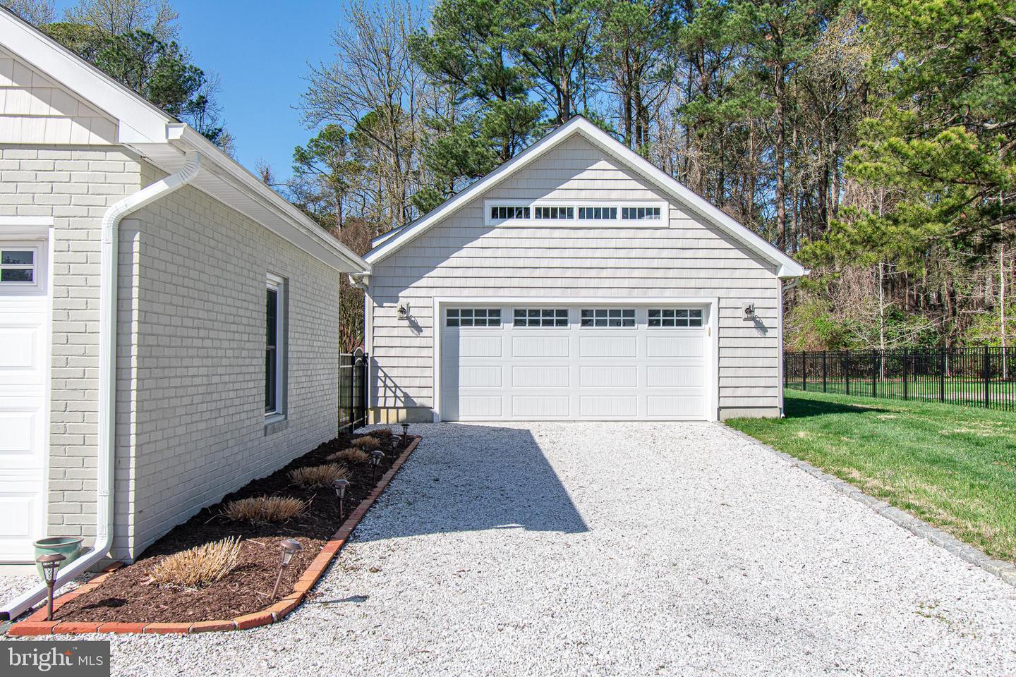 1026 Riverview Ter