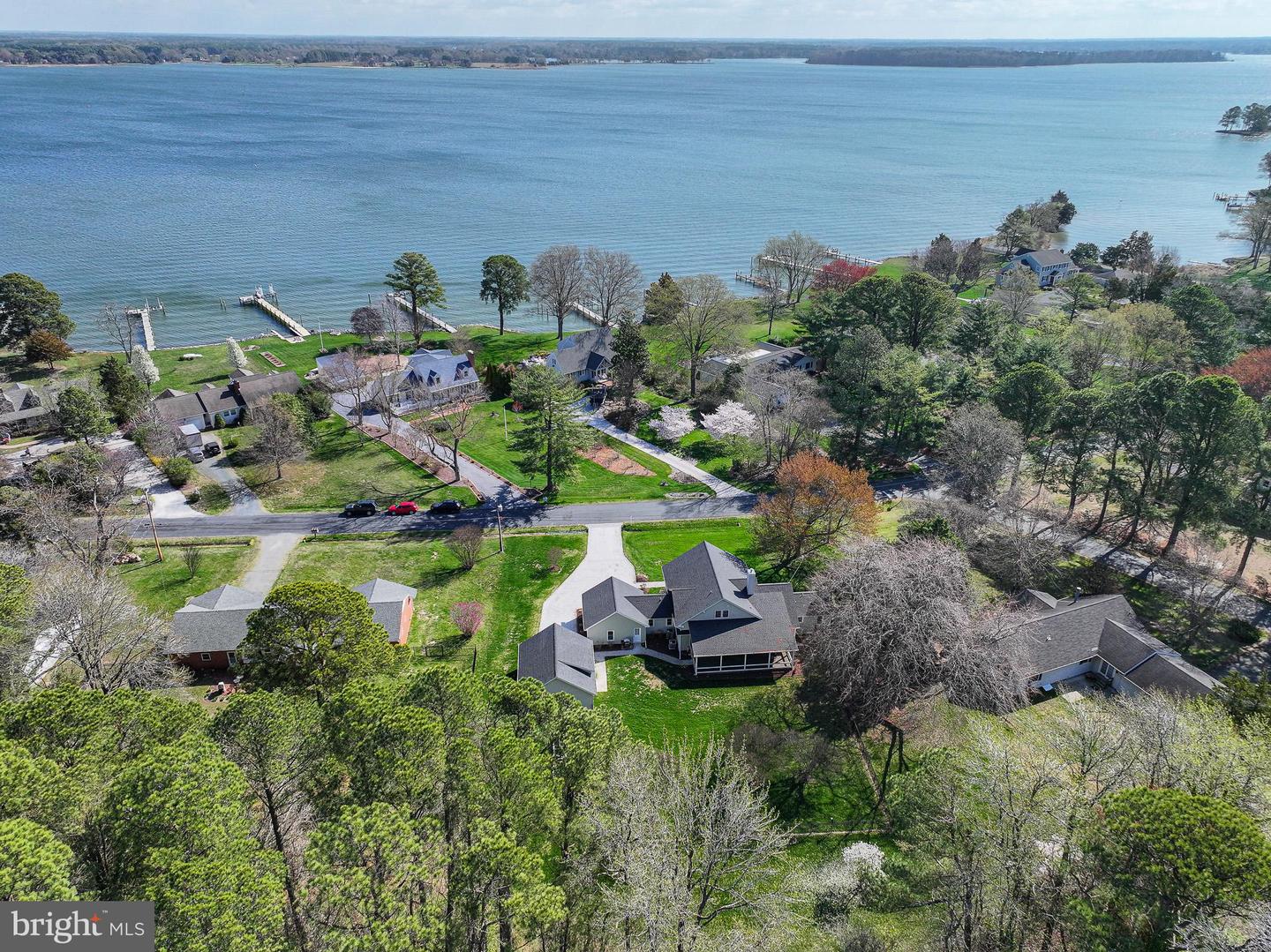 1026 Riverview Ter