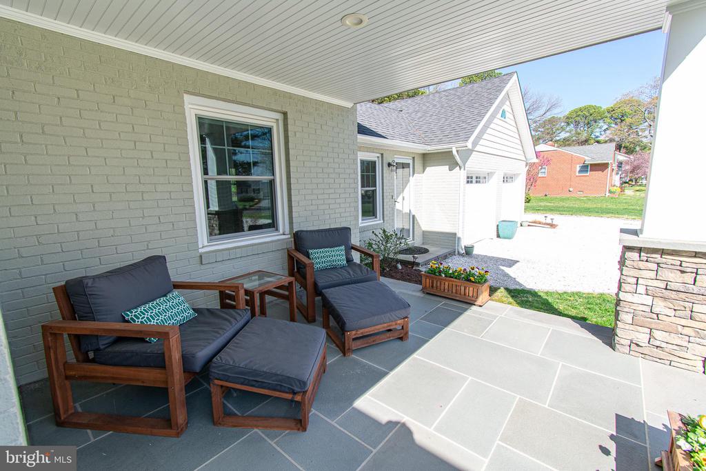 1026 Riverview Ter