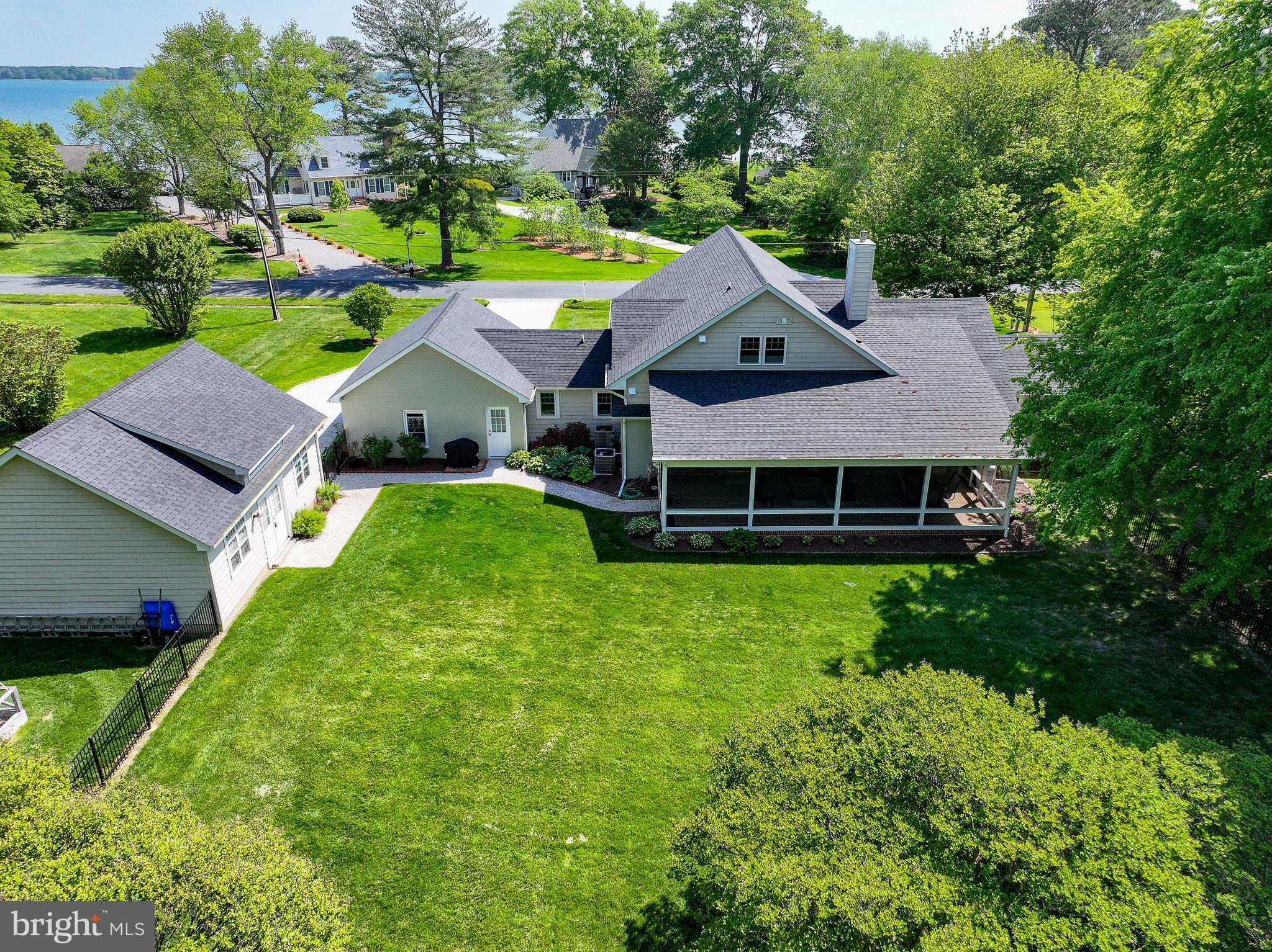 1026 Riverview Ter