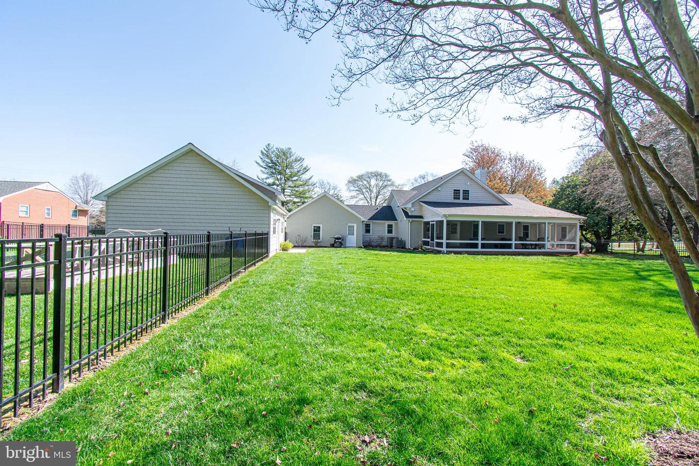 1026 Riverview Ter
