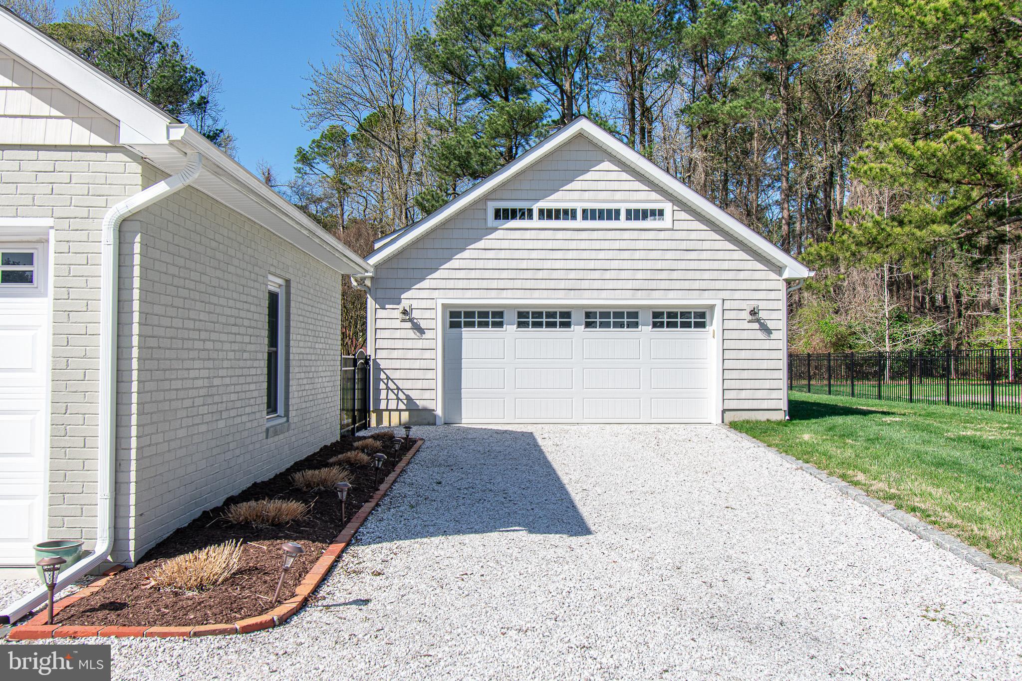1026 Riverview Ter