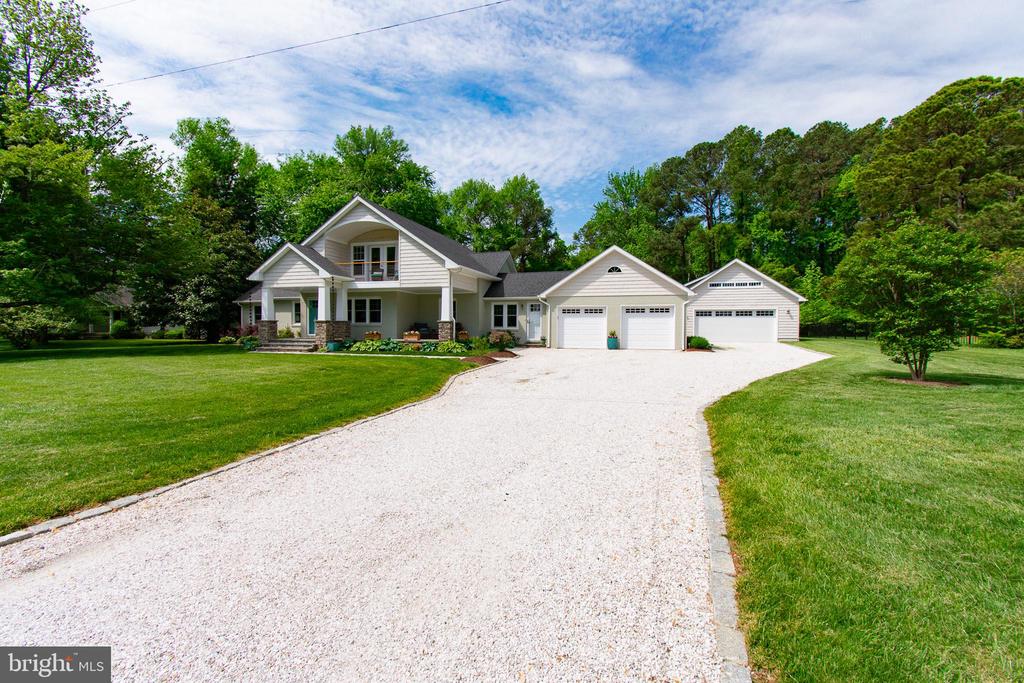 1026 Riverview Ter