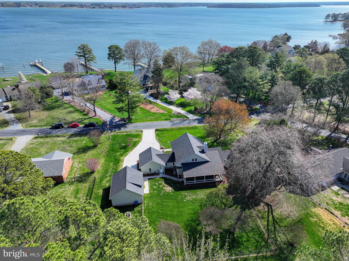 1026 Riverview Ter
