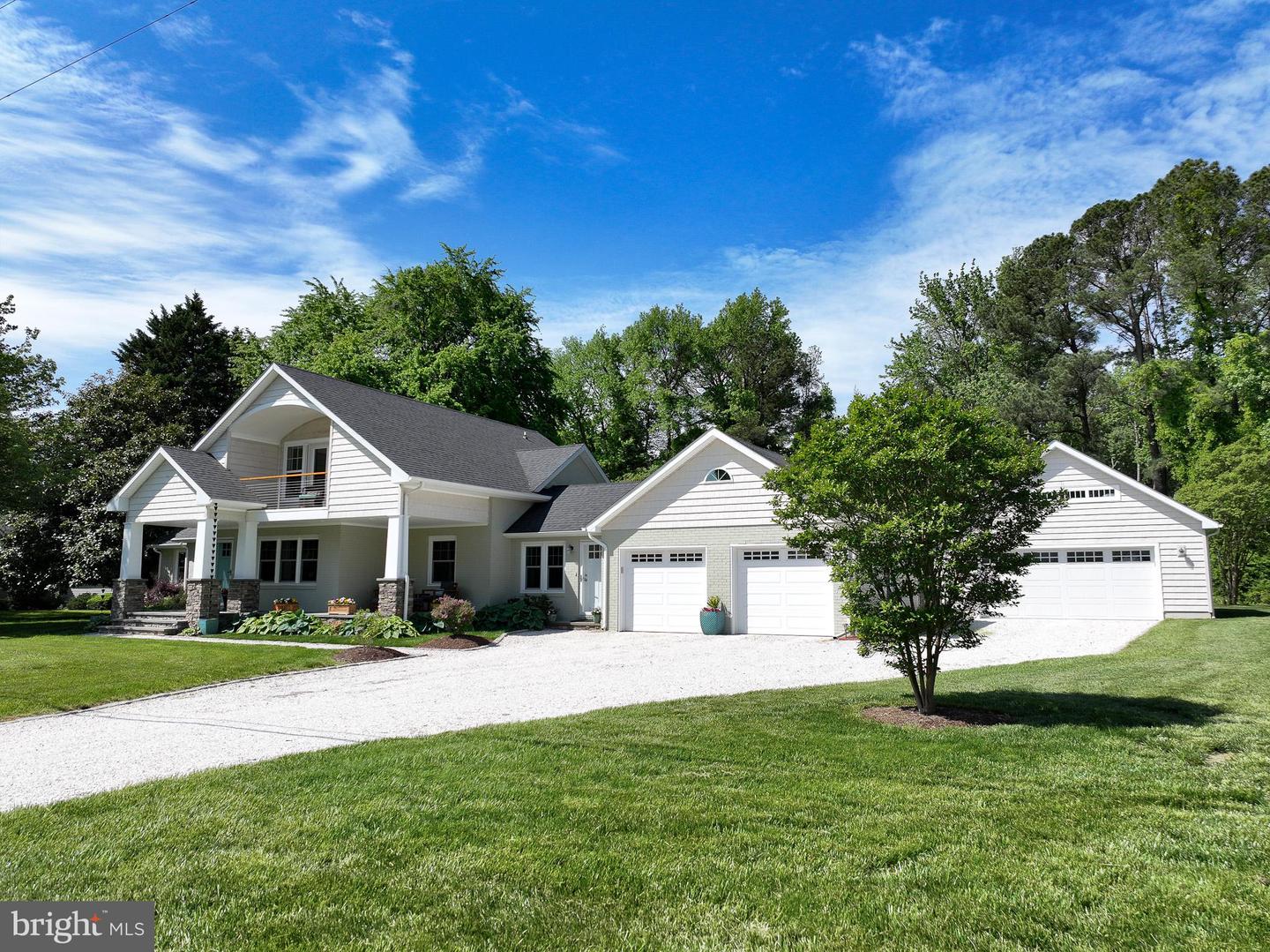 1026 Riverview Ter