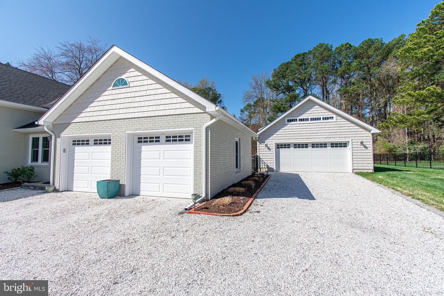 1026 Riverview Ter