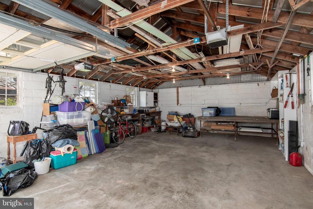 8858 Howeth Rd