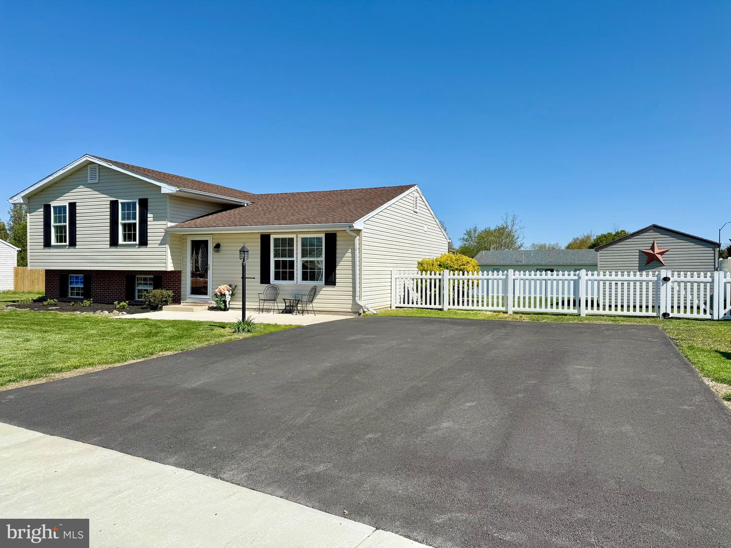 8635 Brenton Dr