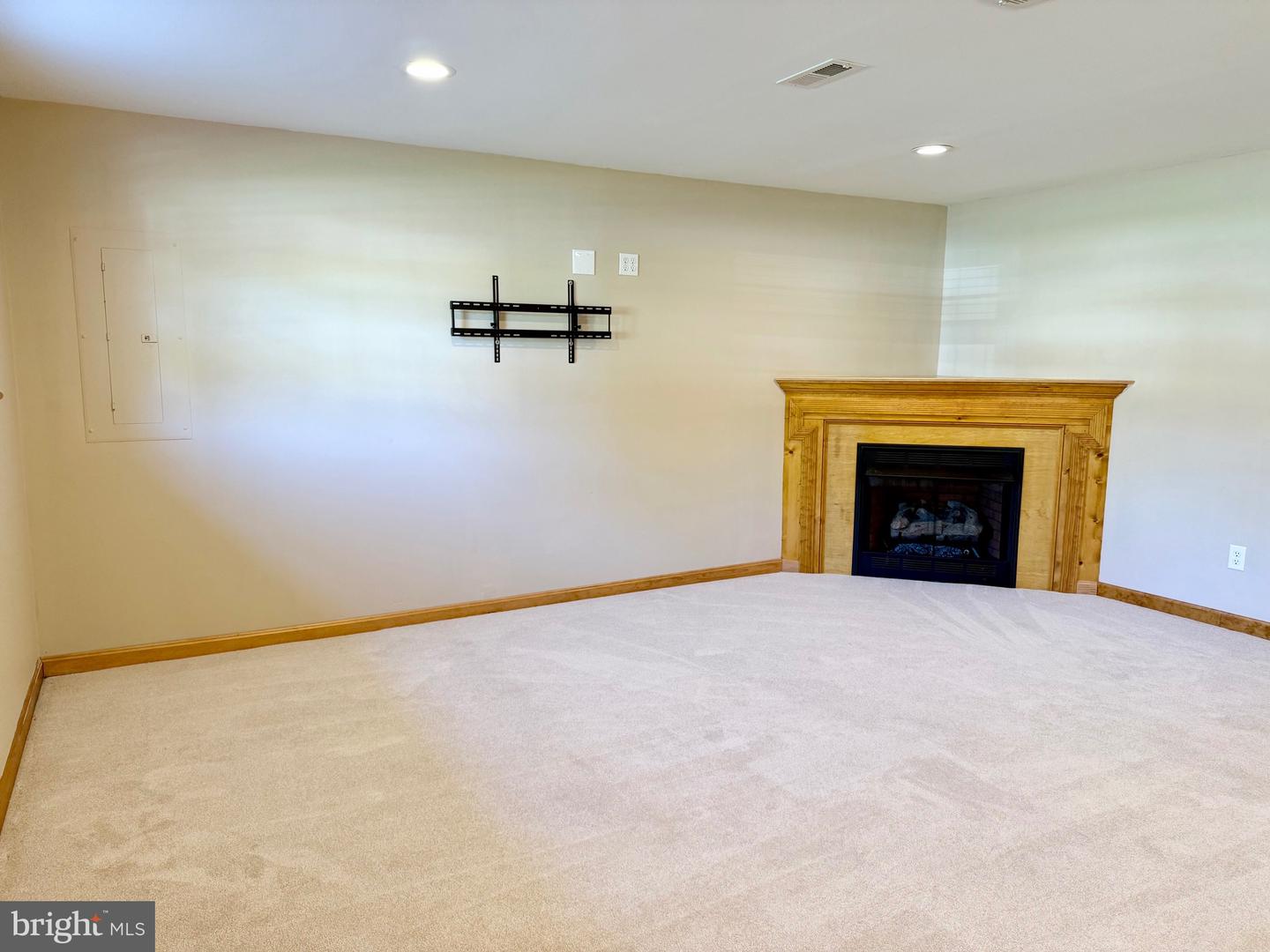 8635 Brenton Dr