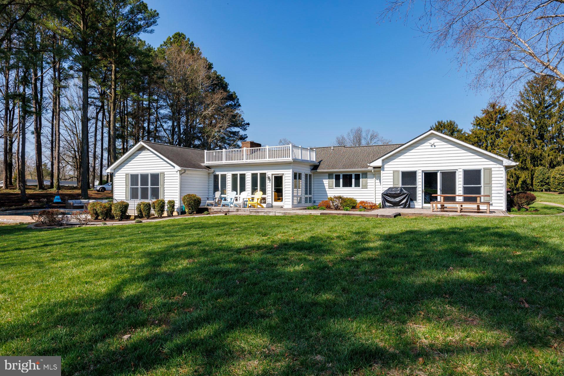 6119 Country Club Dr