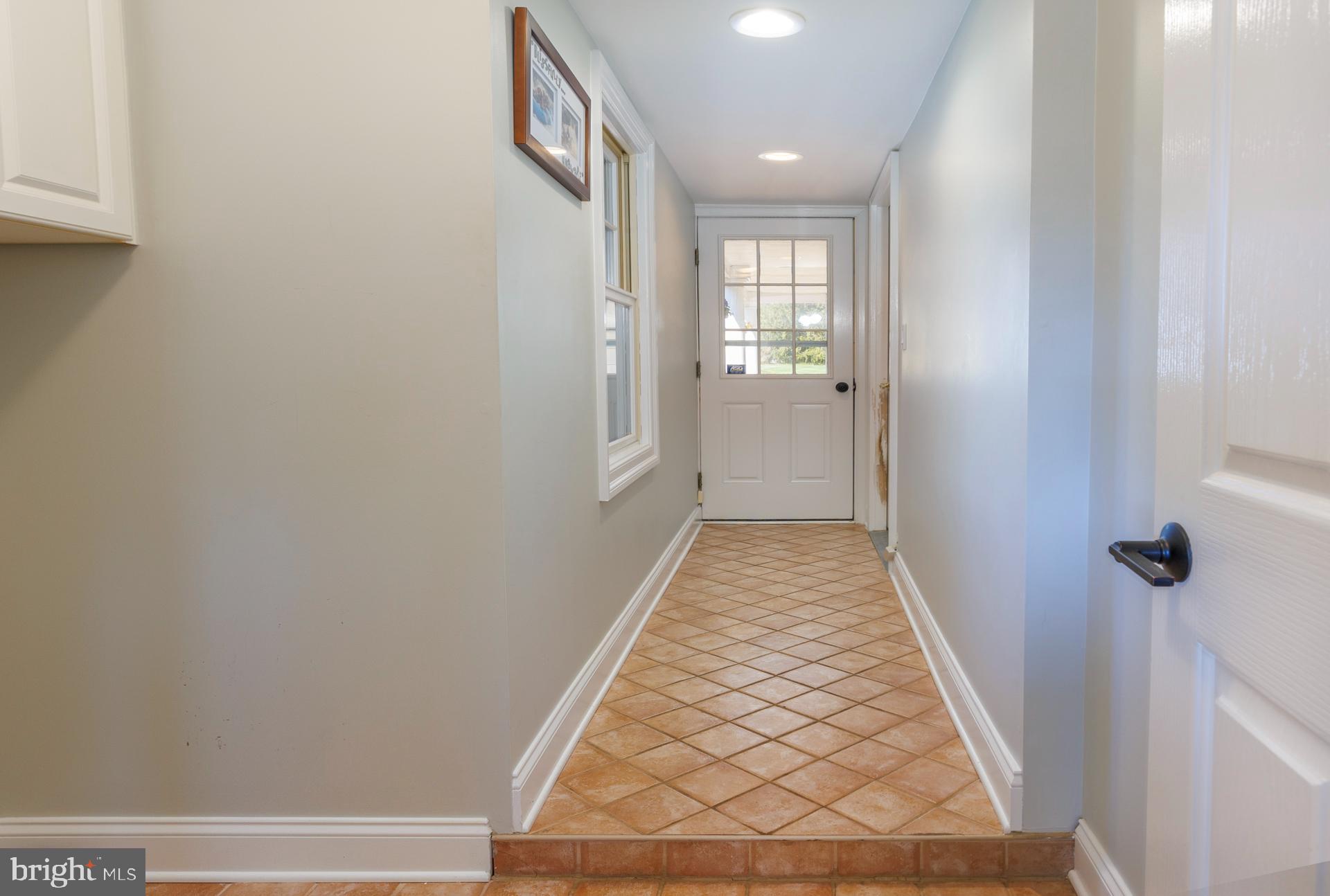 6119 Country Club Dr