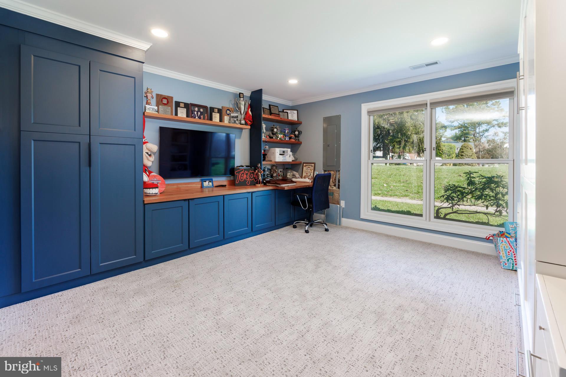 6119 Country Club Dr