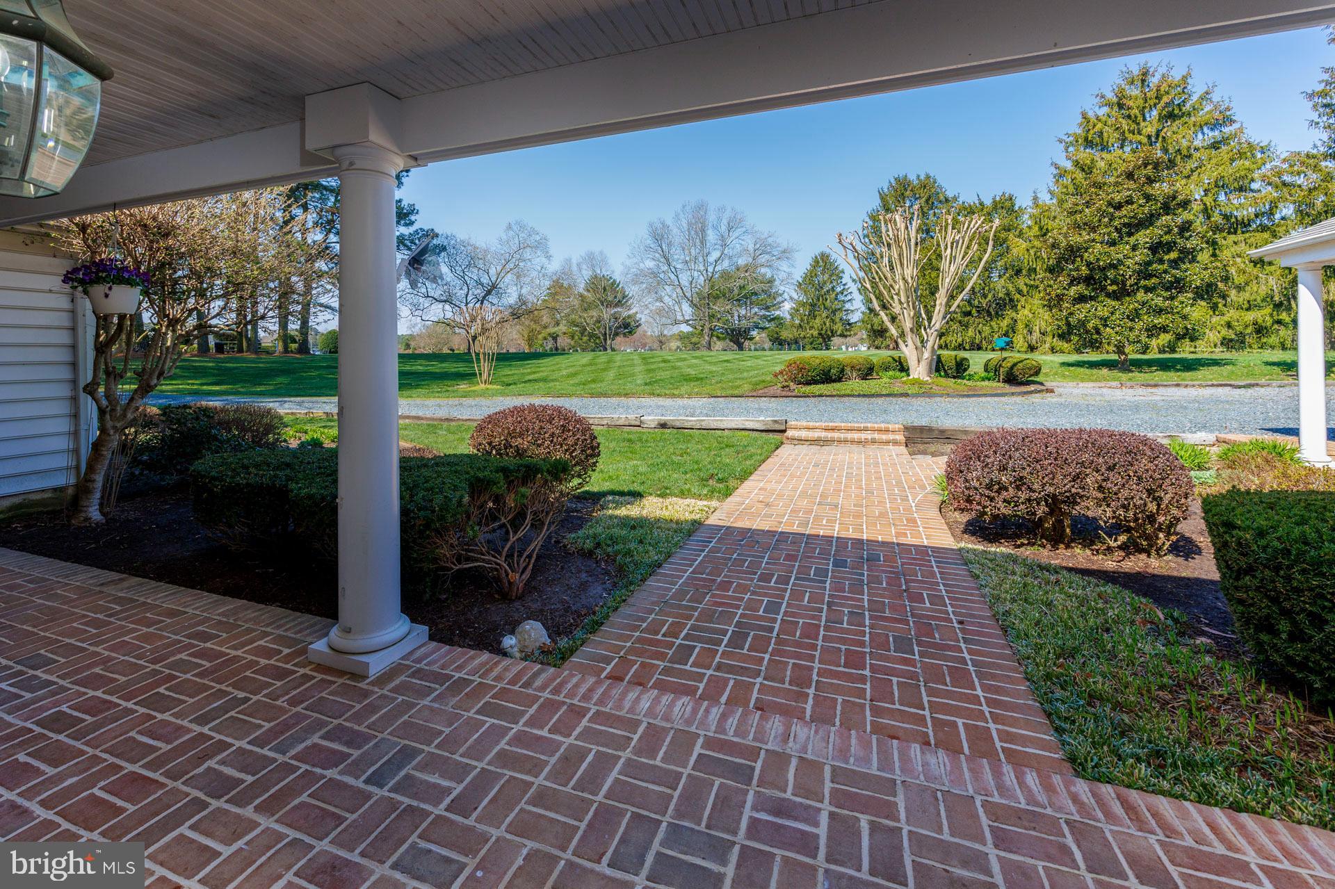 6119 Country Club Dr