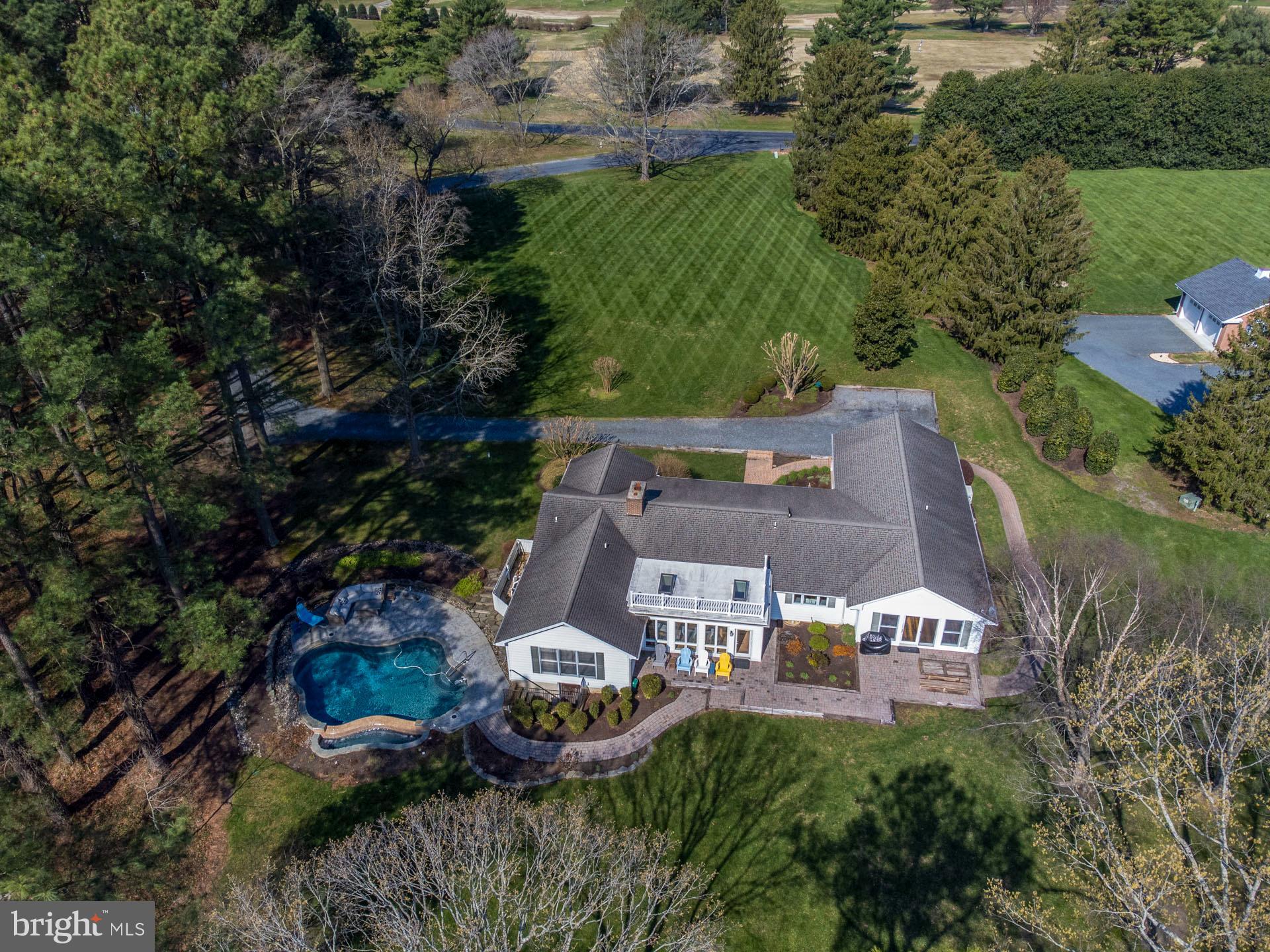 6119 Country Club Dr