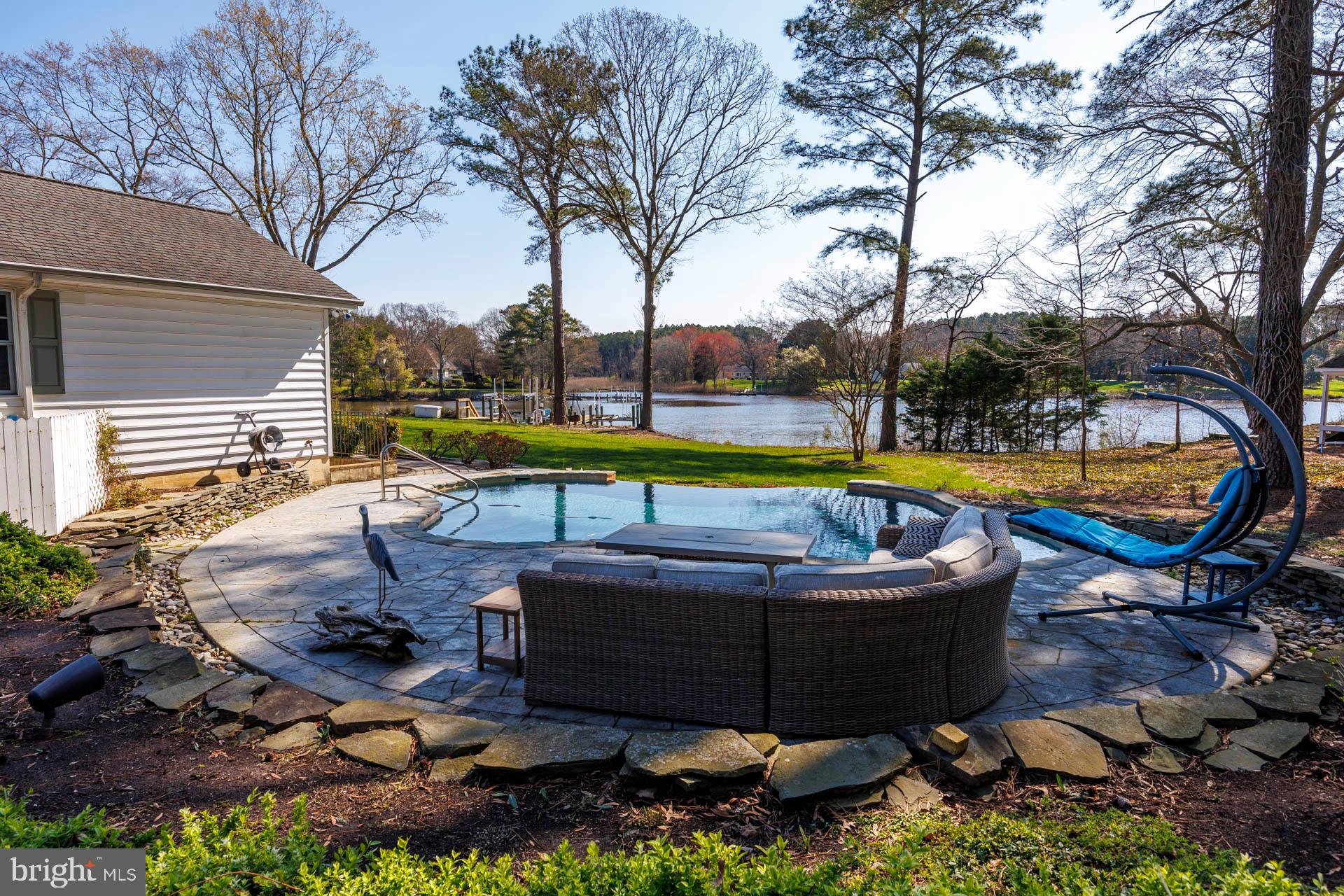 6119 Country Club Dr