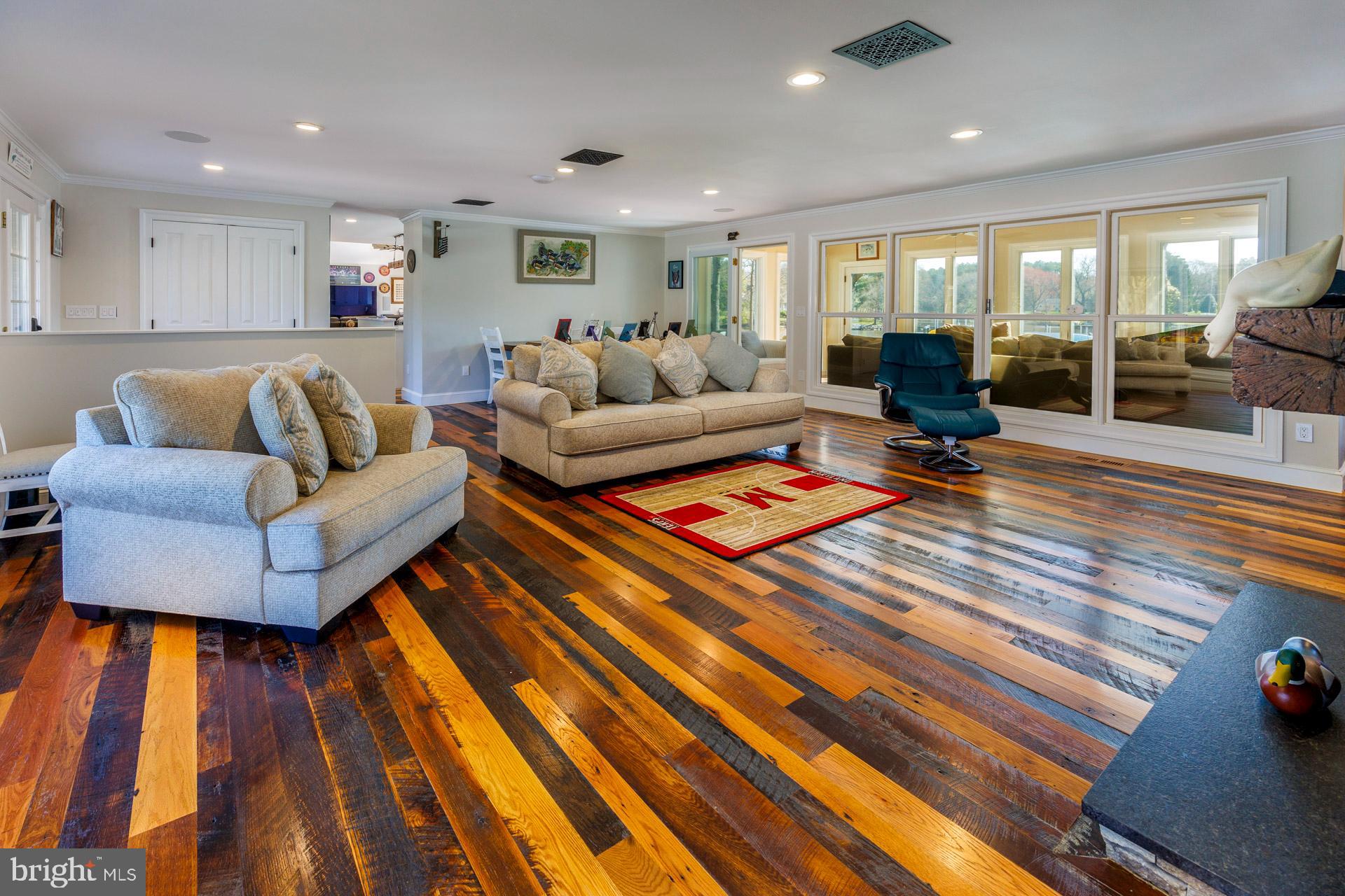 6119 Country Club Dr