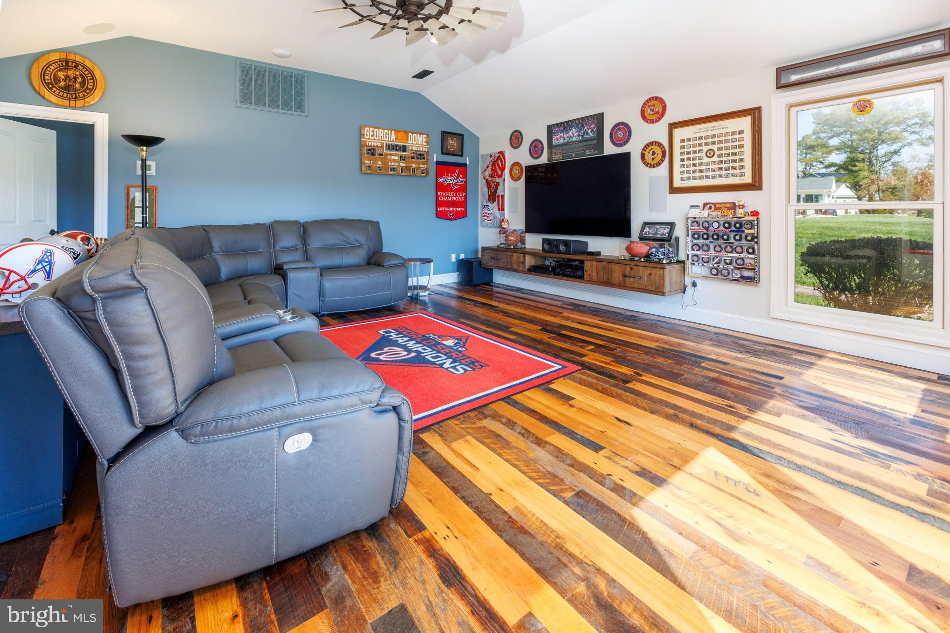 6119 Country Club Dr