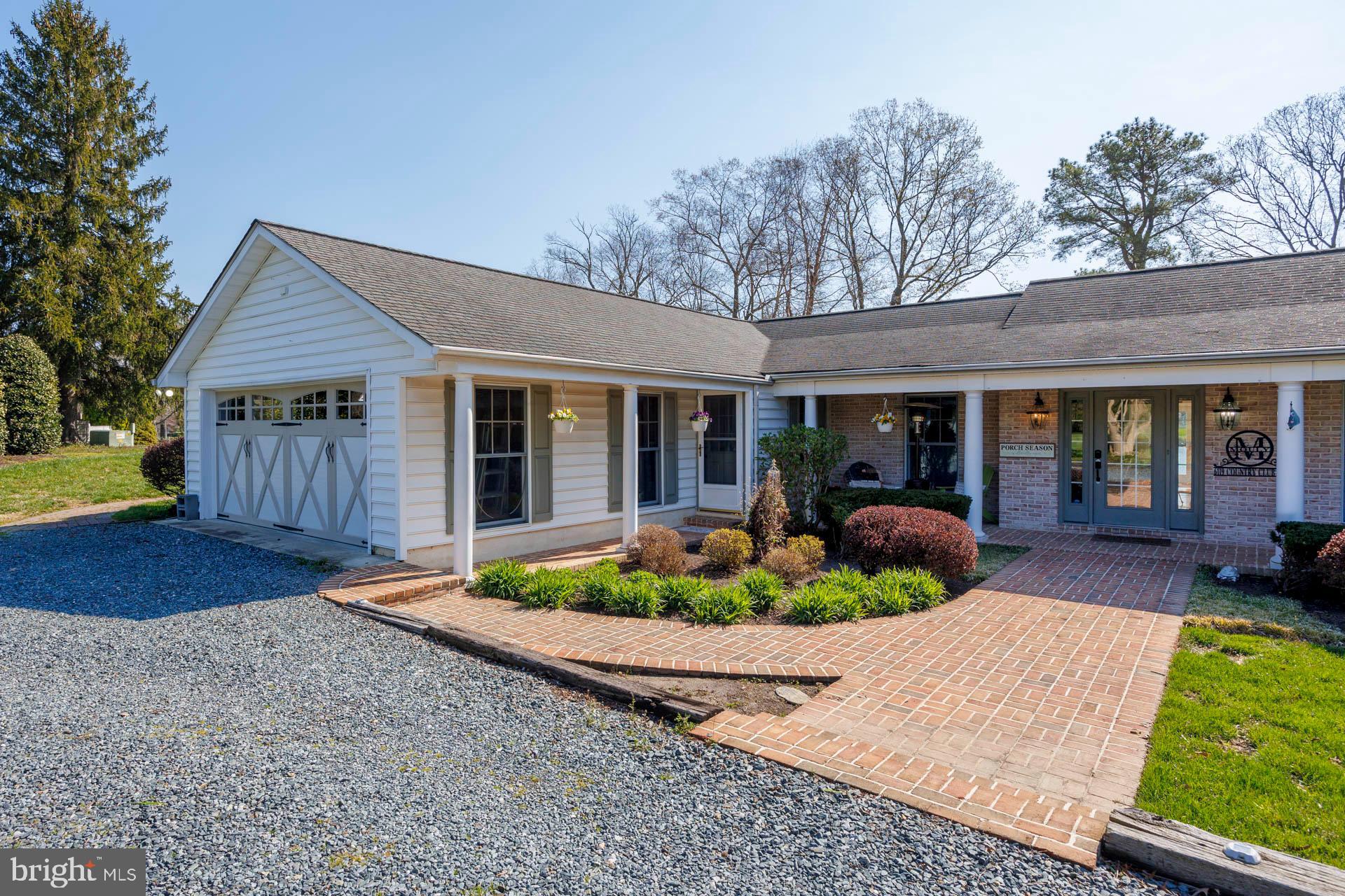 6119 Country Club Dr