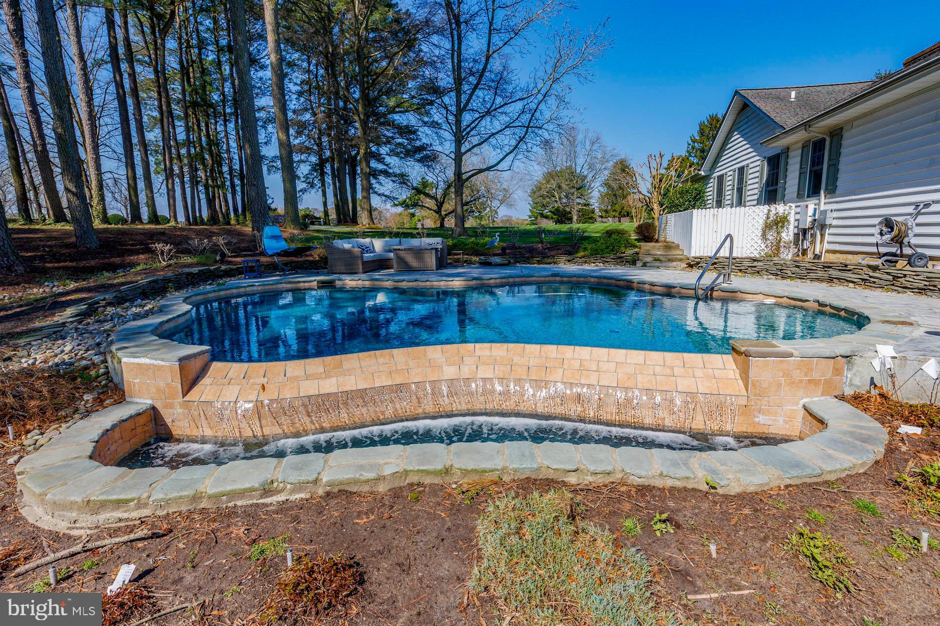 6119 Country Club Dr